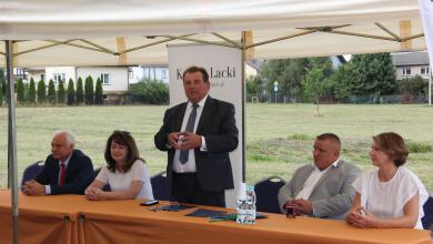 Podpisanie umowy na realizację zadania ,,Budowa nowego budynku przedszkola i żłobka w Kosowie Lackim”