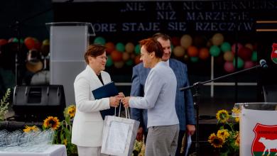 𝗪𝗶𝗲𝗹𝗸𝗶𝗲 𝗼𝘁𝘄𝗮𝗿𝗰𝗶𝗲 𝗻𝗼𝘄𝗲𝗴𝗼 𝗽𝗿𝘇𝗲𝗱𝘀𝘇𝗸𝗼𝗹𝗮 𝗶 𝘇̇ł𝗼𝗯𝗸𝗮 𝘄 𝗞𝗼𝘀𝗼𝘄𝗶𝗲 𝗟𝗮𝗰𝗸𝗶𝗺 - 𝗶𝗻𝘄𝗲𝘀𝘁𝘆𝗰𝗷𝗮, 𝗸𝘁𝗼́𝗿𝗮 𝘇𝗺𝗶𝗲𝗻𝗶𝗮 𝗽𝗿𝘇𝘆𝘀𝘇ł𝗼𝘀́𝗰́ 𝗻𝗮𝗷𝗺ł𝗼𝗱𝘀𝘇𝘆𝗰𝗵 𝗺𝗶𝗲𝘀𝘇𝗸𝗮𝗻́𝗰𝗼́𝘄 𝗴𝗺𝗶𝗻𝘆! 