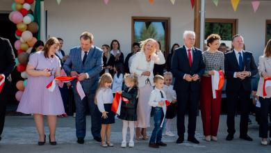 𝗪𝗶𝗲𝗹𝗸𝗶𝗲 𝗼𝘁𝘄𝗮𝗿𝗰𝗶𝗲 𝗻𝗼𝘄𝗲𝗴𝗼 𝗽𝗿𝘇𝗲𝗱𝘀𝘇𝗸𝗼𝗹𝗮 𝗶 𝘇̇ł𝗼𝗯𝗸𝗮 𝘄 𝗞𝗼𝘀𝗼𝘄𝗶𝗲 𝗟𝗮𝗰𝗸𝗶𝗺 - 𝗶𝗻𝘄𝗲𝘀𝘁𝘆𝗰𝗷𝗮, 𝗸𝘁𝗼́𝗿𝗮 𝘇𝗺𝗶𝗲𝗻𝗶𝗮 𝗽𝗿𝘇𝘆𝘀𝘇ł𝗼𝘀́𝗰́ 𝗻𝗮𝗷𝗺ł𝗼𝗱𝘀𝘇𝘆𝗰𝗵 𝗺𝗶𝗲𝘀𝘇𝗸𝗮𝗻́𝗰𝗼́𝘄 𝗴𝗺𝗶𝗻𝘆! 